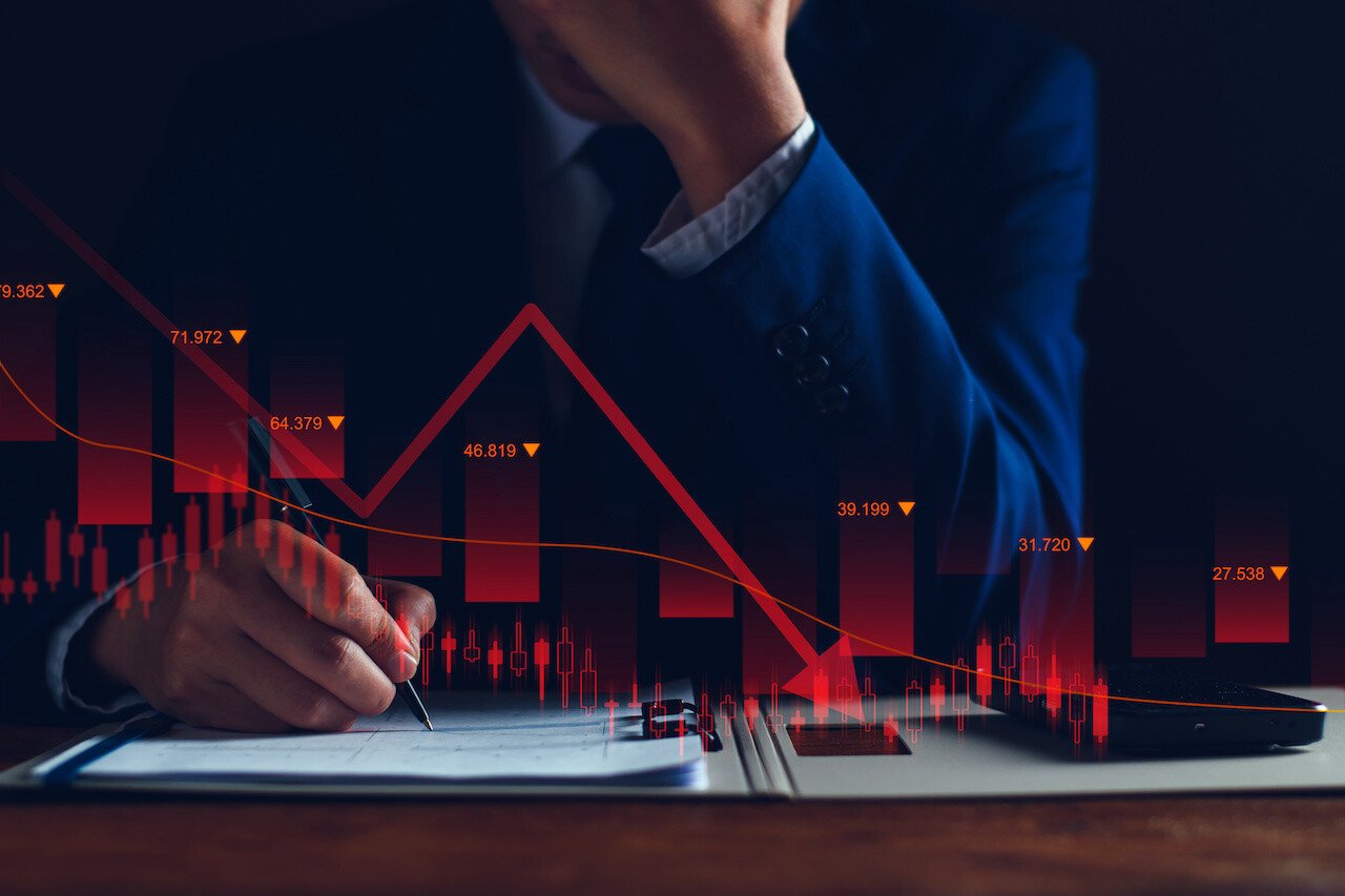 Bitcoin's Decline Continues for Second Month Despite Grayscale Ruling